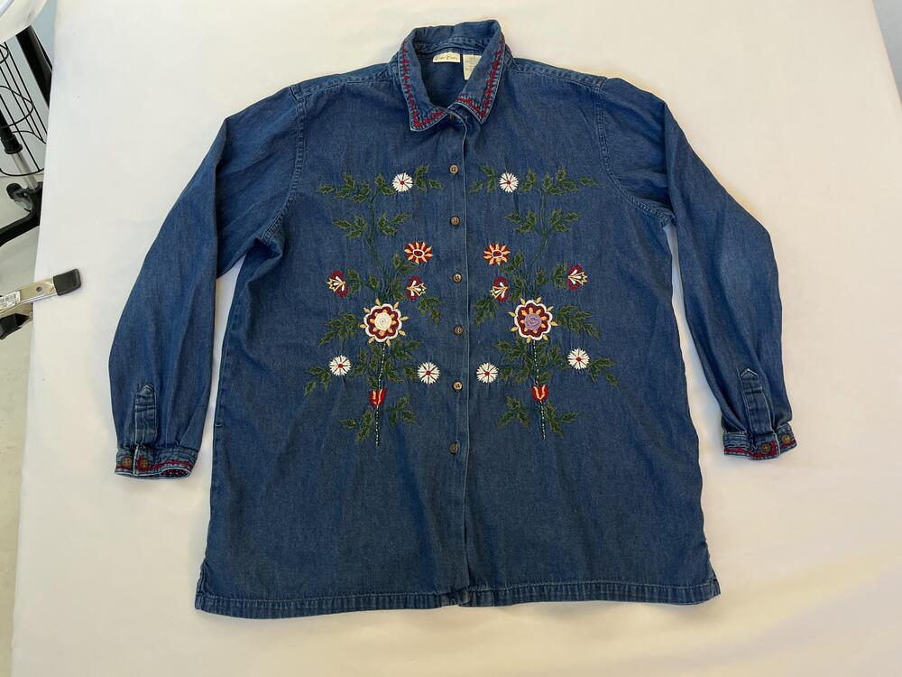 Bobbie Brooks Denim Embroidered Floral Shirt Button Up Tunic Womens XL Blue